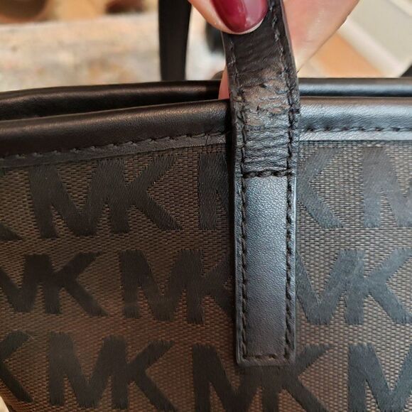Michael Kors Canvas Signature Tote Bag - Picture 10 of 12